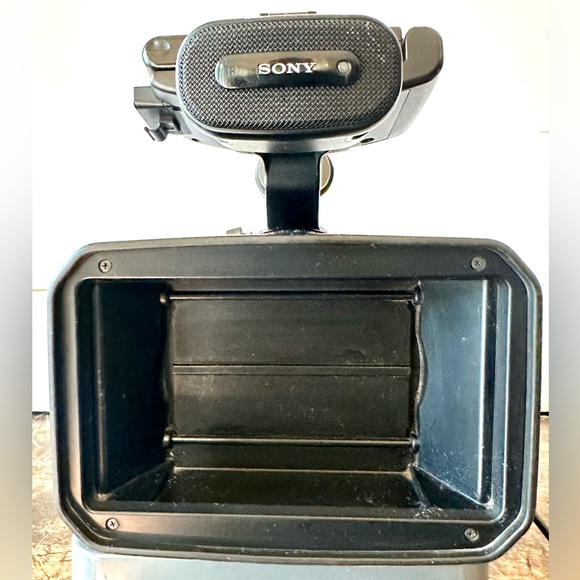 Sony HVR-Z1U 3CCD 1080i HDV Digital HD MiniDVCAM Video Camera Recorder Camcorder - Picture 5 of 17